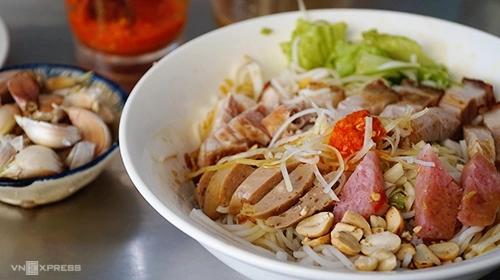 Bún Mắm Nêm Da Nang: The Fermented-Anchovy Bowl