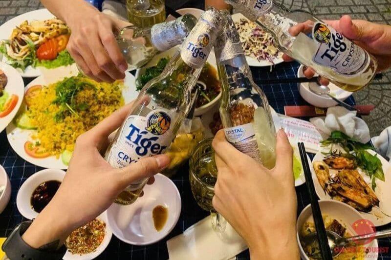 Da Nang Drinking Culture: How Locals Nhậu